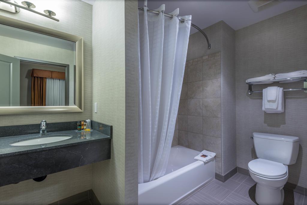 Timber Ridge Inn And Suites Fox Creek Pokoj fotografie